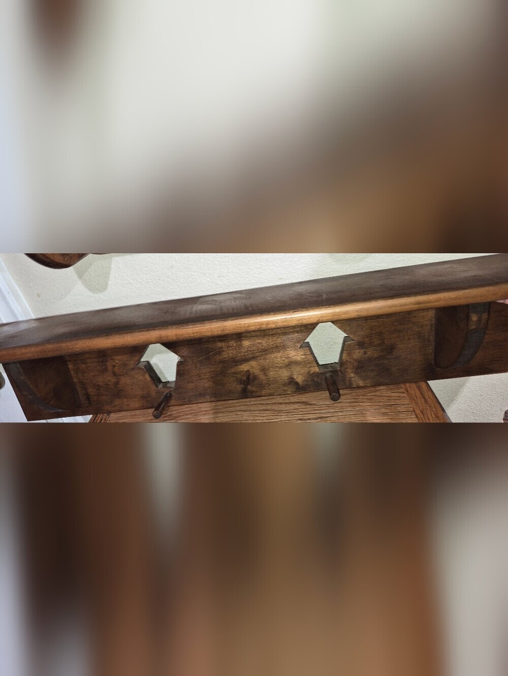 Large Old Country Wood Display Shelf, With 2 Peg Hooks - Picture 3 of 9